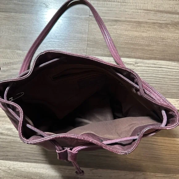 Etienne Aigner Genuine Leather Vintage Burgandy Bucket Style Handbag - Picture 3 of 5